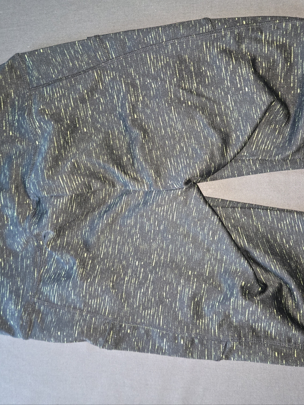 Dark Heathered Active Leggings With Neon Speckle